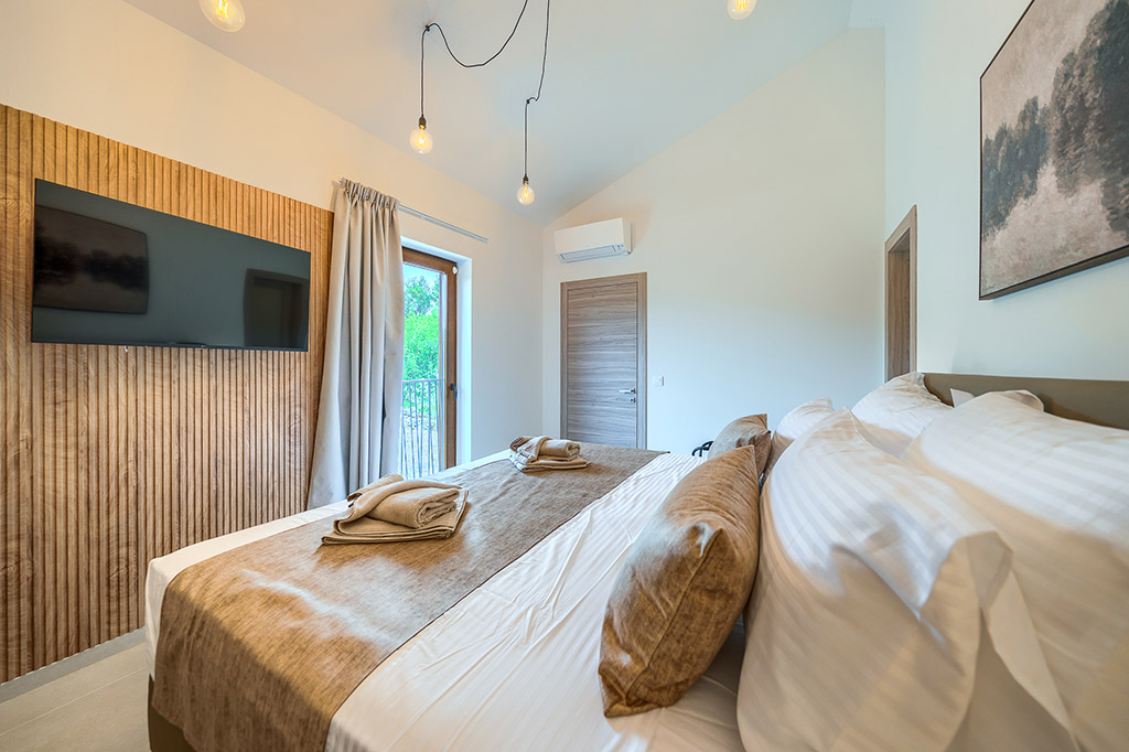 Room 1 Villa Olive Court